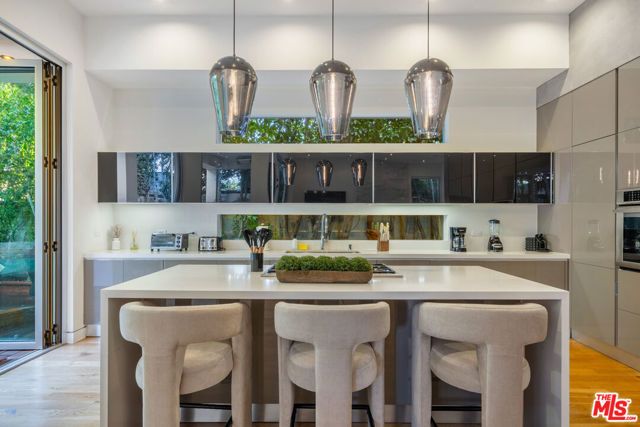 6359 Colgate Ave, Los Angeles, CA 90048