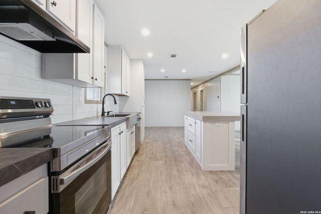 2644 good luck, Seguin, TX 78155