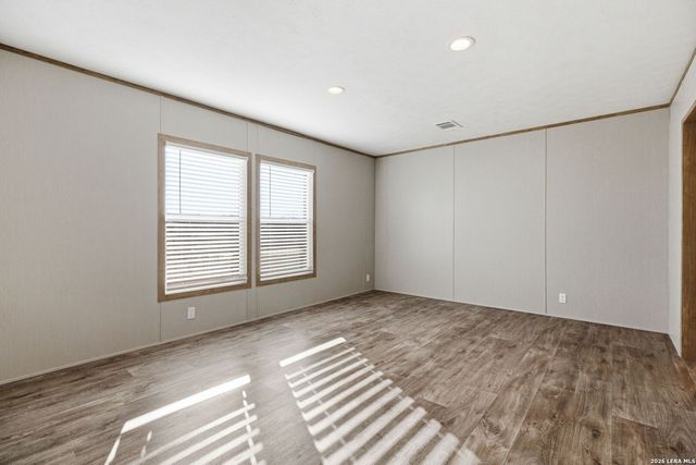 2644 good luck, Seguin, TX 78155