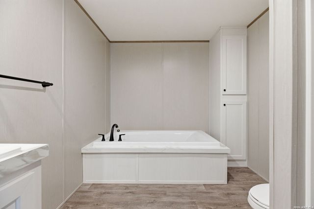 2644 good luck, Seguin, TX 78155