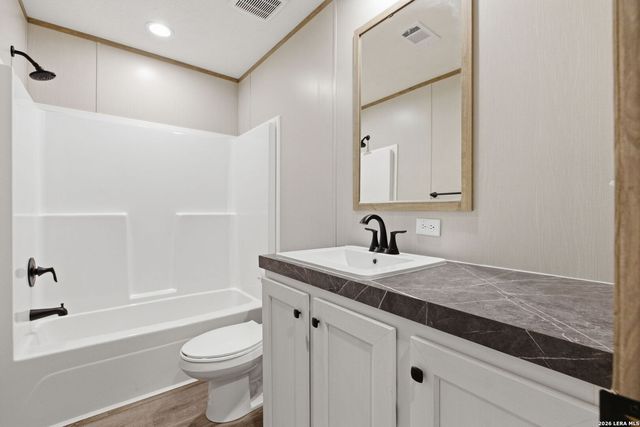 2644 good luck, Seguin, TX 78155