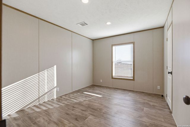 2644 good luck, Seguin, TX 78155