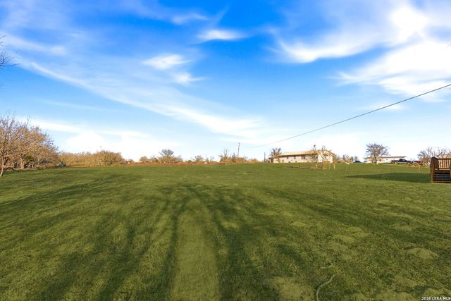 2644 good luck, Seguin, TX 78155