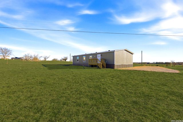 2644 good luck, Seguin, TX 78155