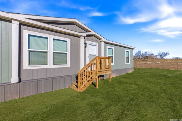 2644 good luck, Seguin, TX 78155