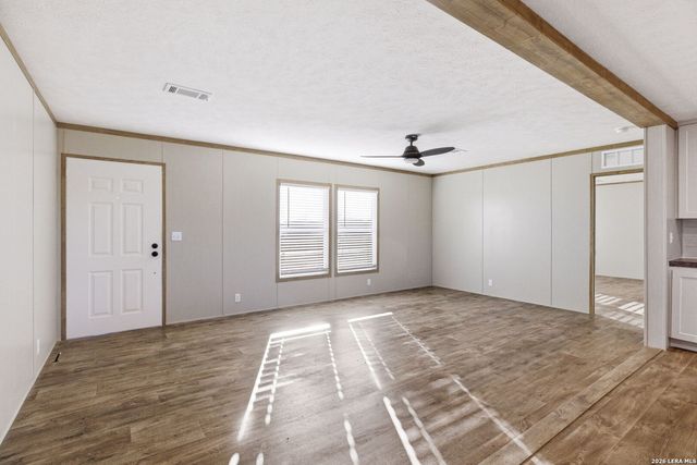 2644 good luck, Seguin, TX 78155