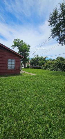 203 Woodard Street, Houston, TX 77009