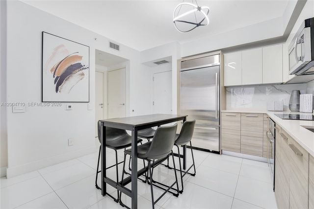 1300 Brickell Bay Dr 706, Miami, FL 33131