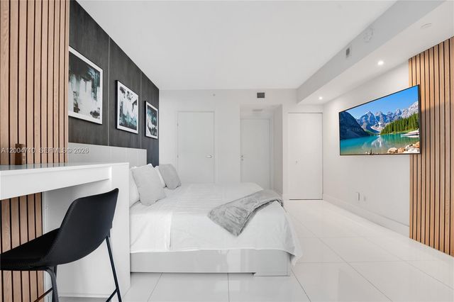 1300 Brickell Bay Dr 706, Miami, FL 33131