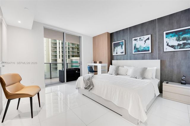 1300 Brickell Bay Dr 706, Miami, FL 33131