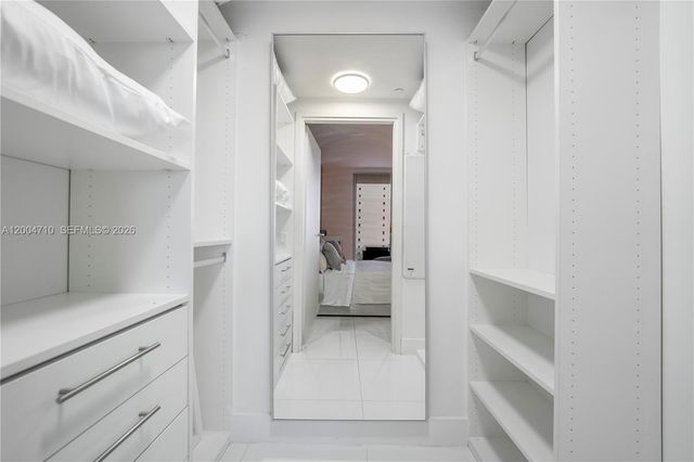 1300 Brickell Bay Dr 706, Miami, FL 33131