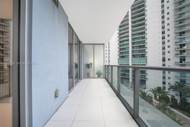 1300 Brickell Bay Dr 706, Miami, FL 33131