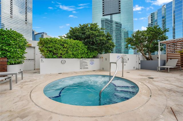 1300 Brickell Bay Dr 706, Miami, FL 33131