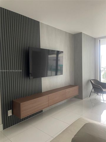 1300 Brickell Bay Dr 706, Miami, FL 33131