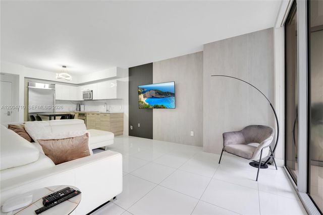 1300 Brickell Bay Dr 706, Miami, FL 33131