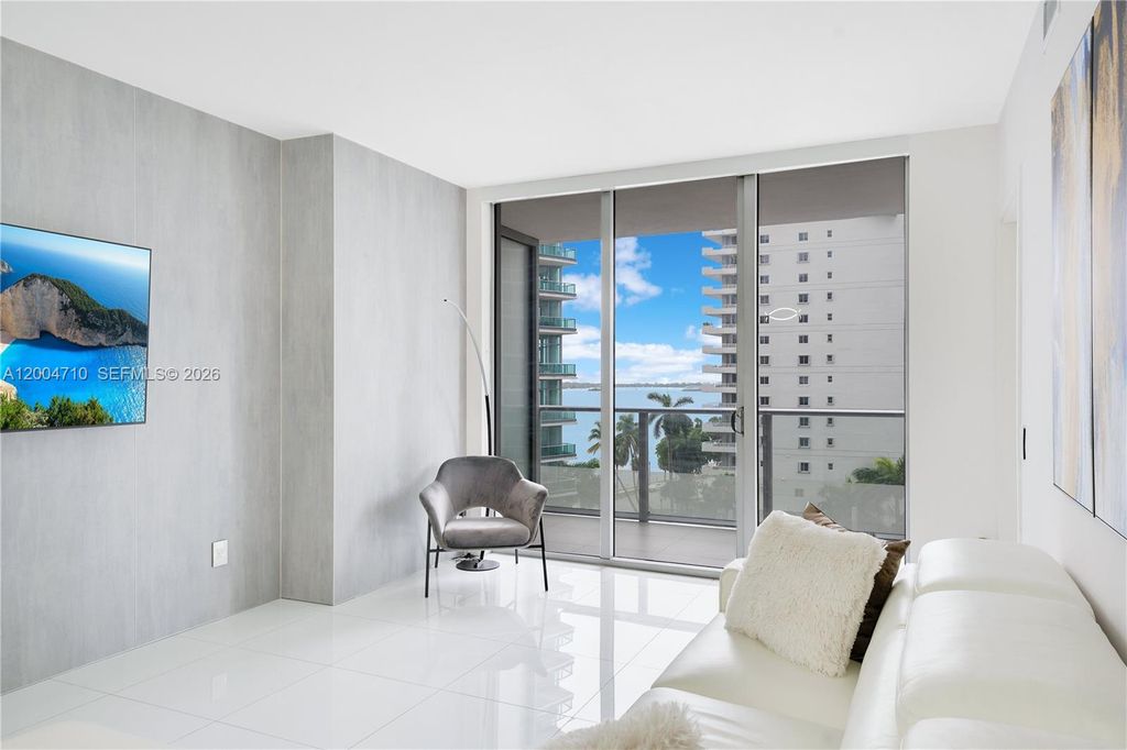 1300 Brickell Bay Dr 706, Miami, FL 33131