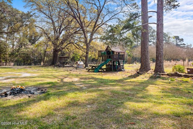 325 Bartlett Road, Warsaw, NC 28398