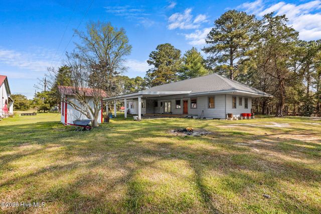 325 Bartlett Road, Warsaw, NC 28398