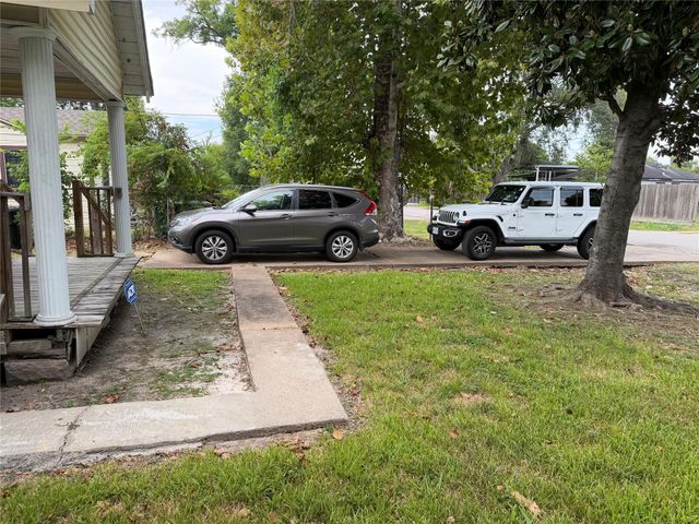 6211 Los Angeles Street, Houston, TX 77026