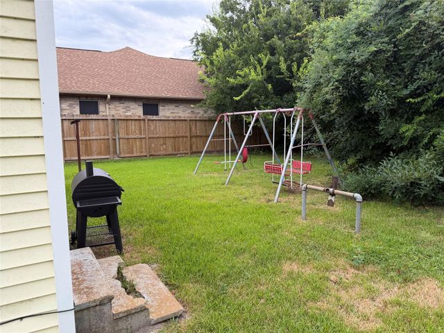 6211 Los Angeles Street, Houston, TX 77026