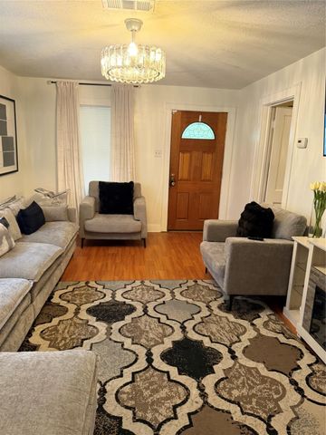 6211 Los Angeles Street, Houston, TX 77026