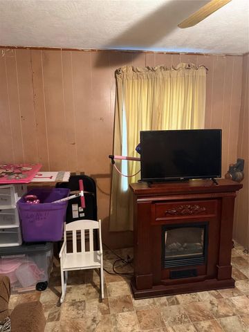 6211 Los Angeles Street, Houston, TX 77026