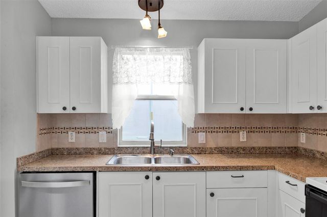 807 CAMINO DEL REY DRIVE, The Villages, FL 32159