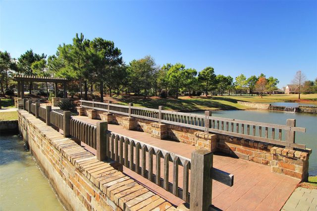 18423 Blue Hollow Heights Drive, Cypress, TX 77433