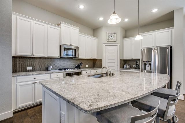 18423 Blue Hollow Heights Drive, Cypress, TX 77433