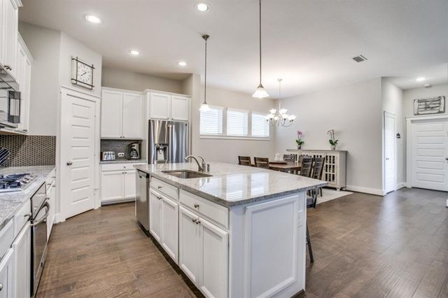 18423 Blue Hollow Heights Drive, Cypress, TX 77433