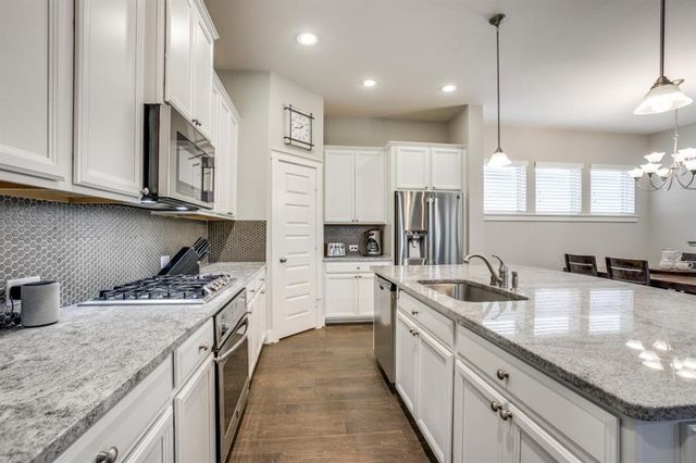 18423 Blue Hollow Heights Drive, Cypress, TX 77433