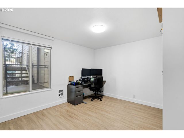 11742 Sw BOONES BEND Dr, Beaverton, OR 97008