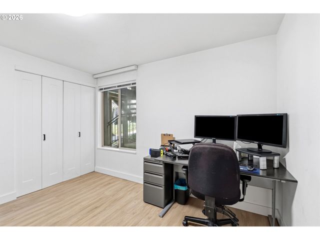 11742 Sw BOONES BEND Dr, Beaverton, OR 97008