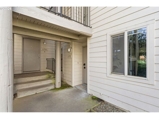 11742 Sw BOONES BEND Dr, Beaverton, OR 97008