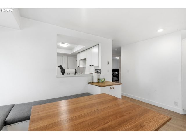 11742 Sw BOONES BEND Dr, Beaverton, OR 97008