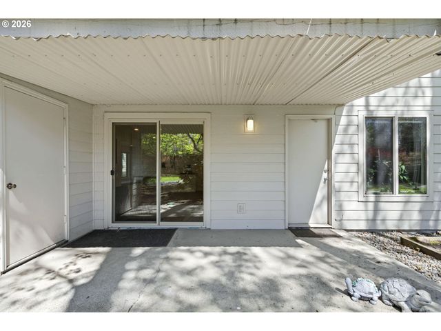 11742 Sw BOONES BEND Dr, Beaverton, OR 97008