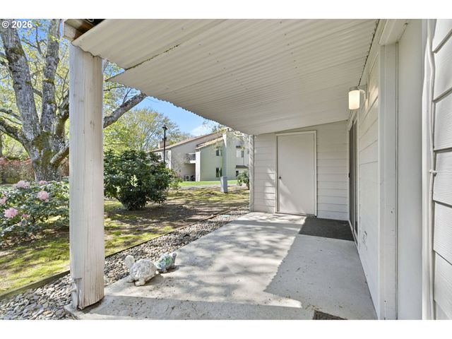 11742 Sw BOONES BEND Dr, Beaverton, OR 97008