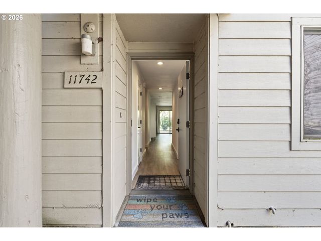 11742 Sw BOONES BEND Dr, Beaverton, OR 97008