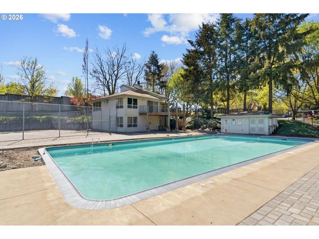 11742 Sw BOONES BEND Dr, Beaverton, OR 97008