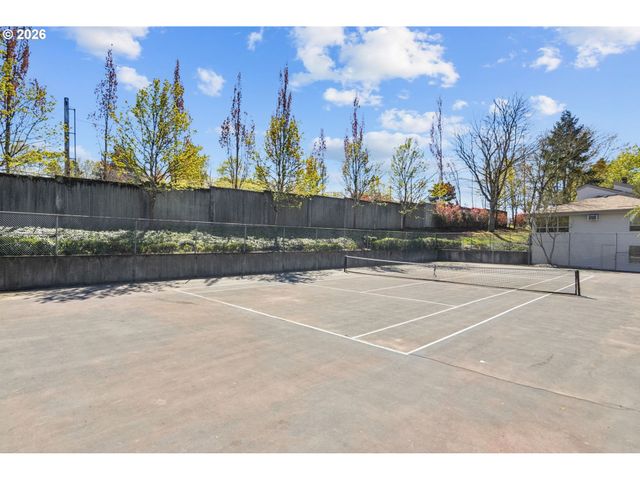 11742 Sw BOONES BEND Dr, Beaverton, OR 97008