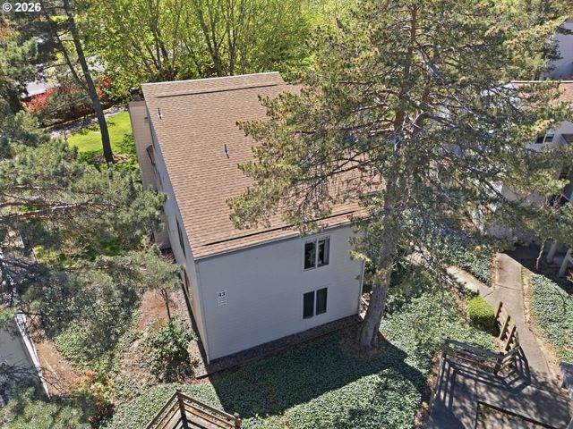 11742 Sw BOONES BEND Dr, Beaverton, OR 97008