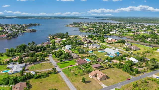 833 W Pierson Drive, Lynn Haven, FL 32444