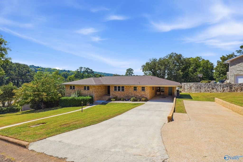 1400 Darnell Street SE, Huntsville, AL 35801