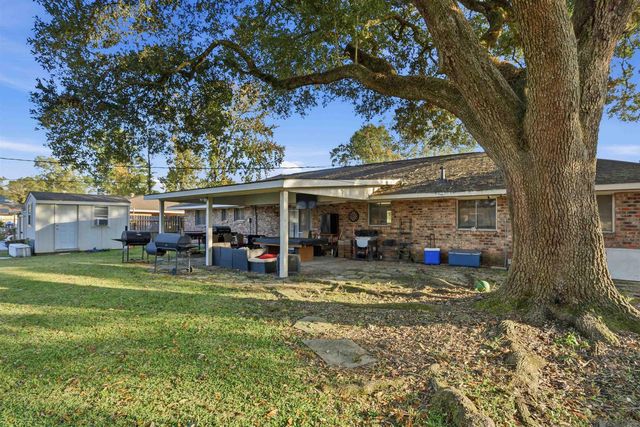 9933 Coronado Dr, Baton Rouge, LA 70815