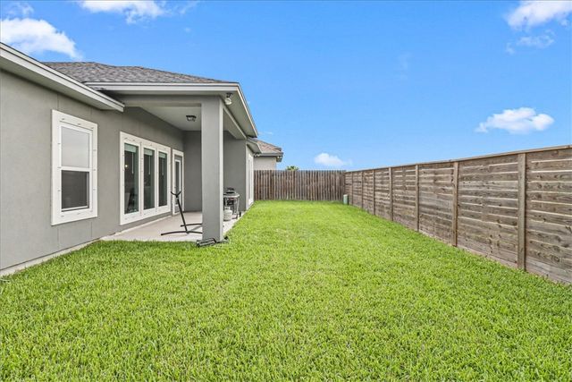 7958 Snake River Dr, Corpus Christi, TX 78414