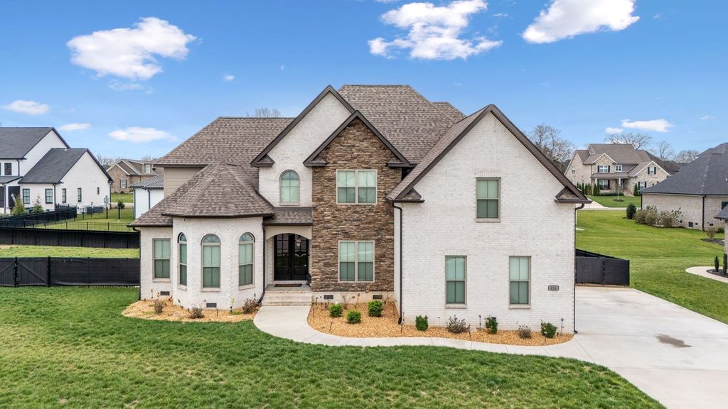626 Reichert Ct, Murfreesboro, TN 37130