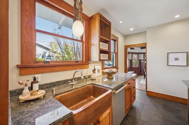 3833 3833 Lakeshore Ave, Oakland, CA 94610