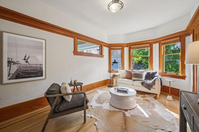 3833 3833 Lakeshore Ave, Oakland, CA 94610