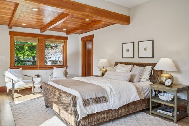 3833 3833 Lakeshore Ave, Oakland, CA 94610