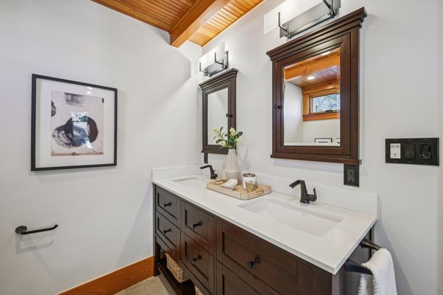 3833 3833 Lakeshore Ave, Oakland, CA 94610